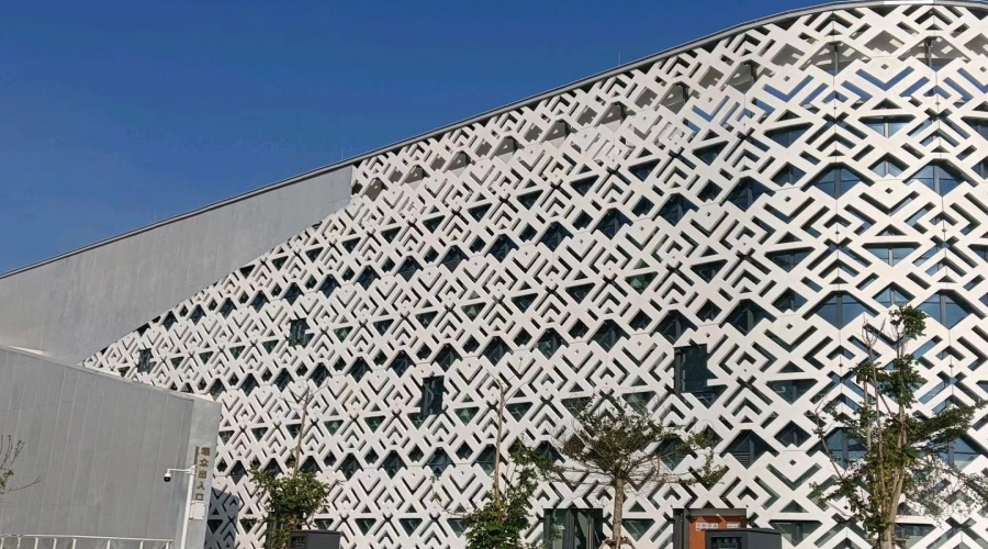 海南綜合體育館UHPC圖騰板完工落地工程案例 海南綜合體育館UHPC圖騰板完工落地工程案例