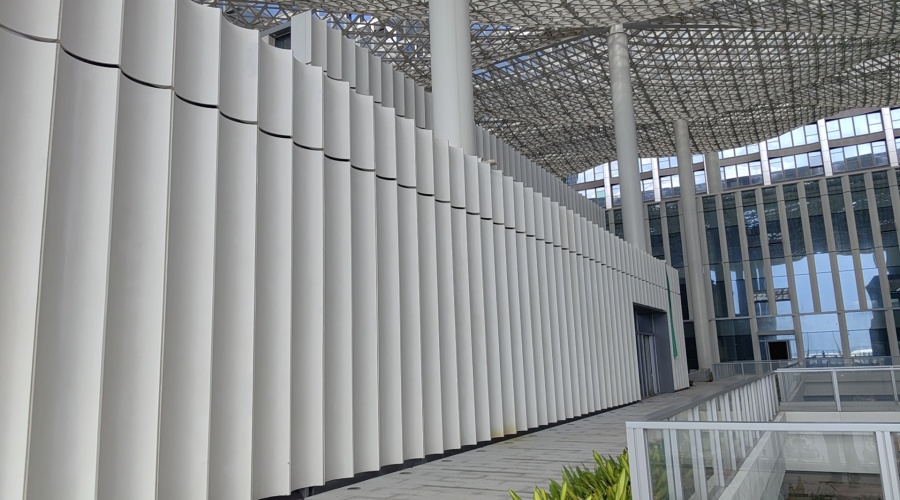 珠海九州灣UHPC雙曲面幕墻板項(xiàng)目 珠海九州灣UHPC雙曲面幕墻板項(xiàng)目