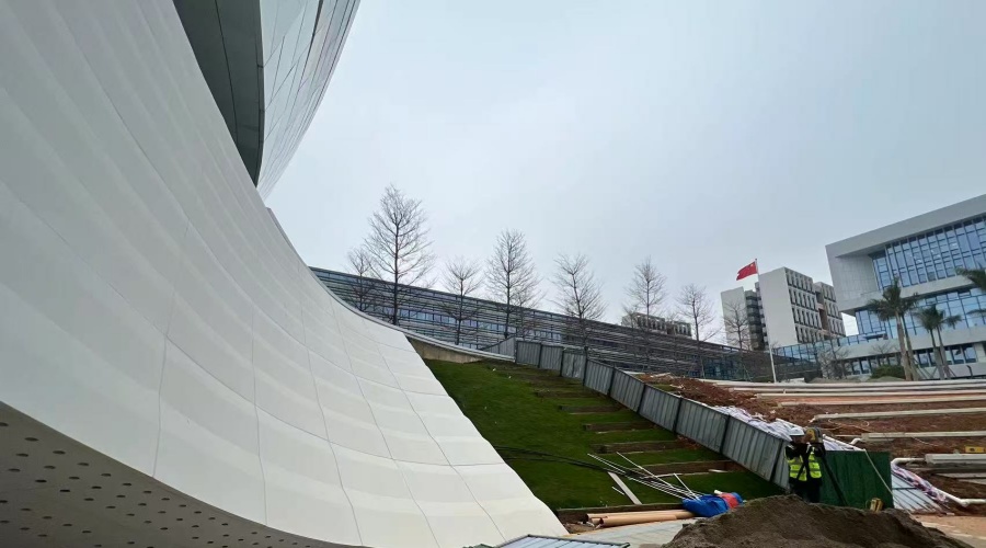 東莞大灣區(qū)大學(xué)GRC幕墻板工程 東莞大灣區(qū)大學(xué)GRC幕墻板工程