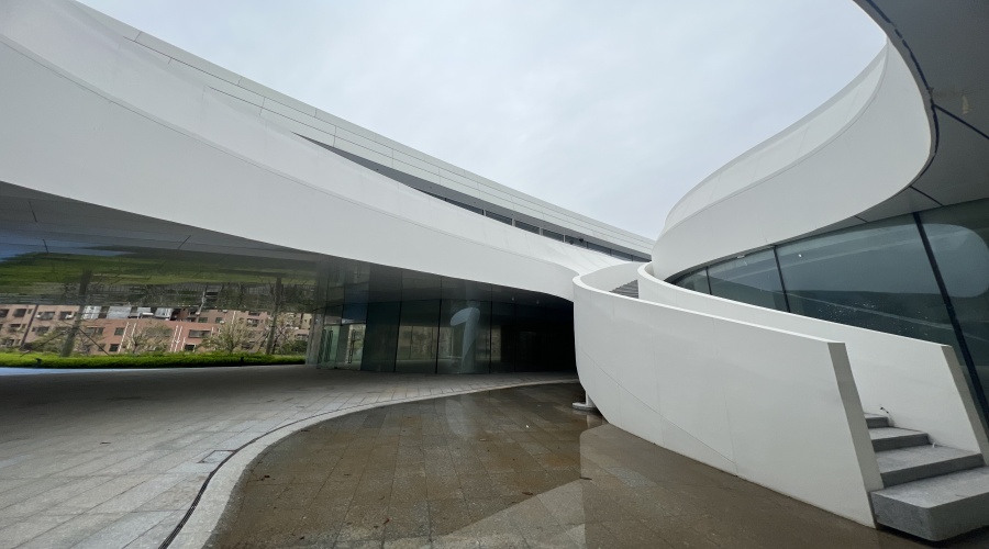 東莞大灣區(qū)大學(xué)GRC幕墻板工程 東莞大灣區(qū)大學(xué)GRC幕墻板工程